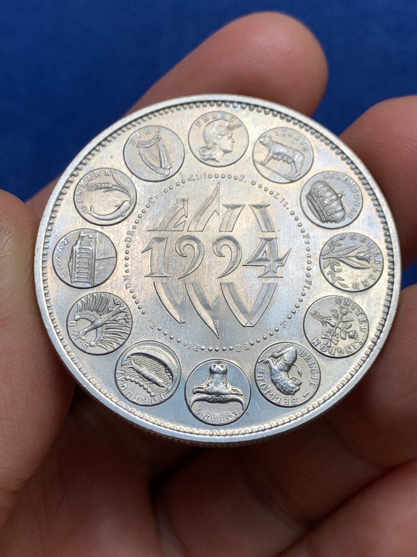 《竞宝斋》第240场-周日，周一 年终尾场 (全场包邮) 法国 1994年 艾古镍币 30.41克 41.1mm