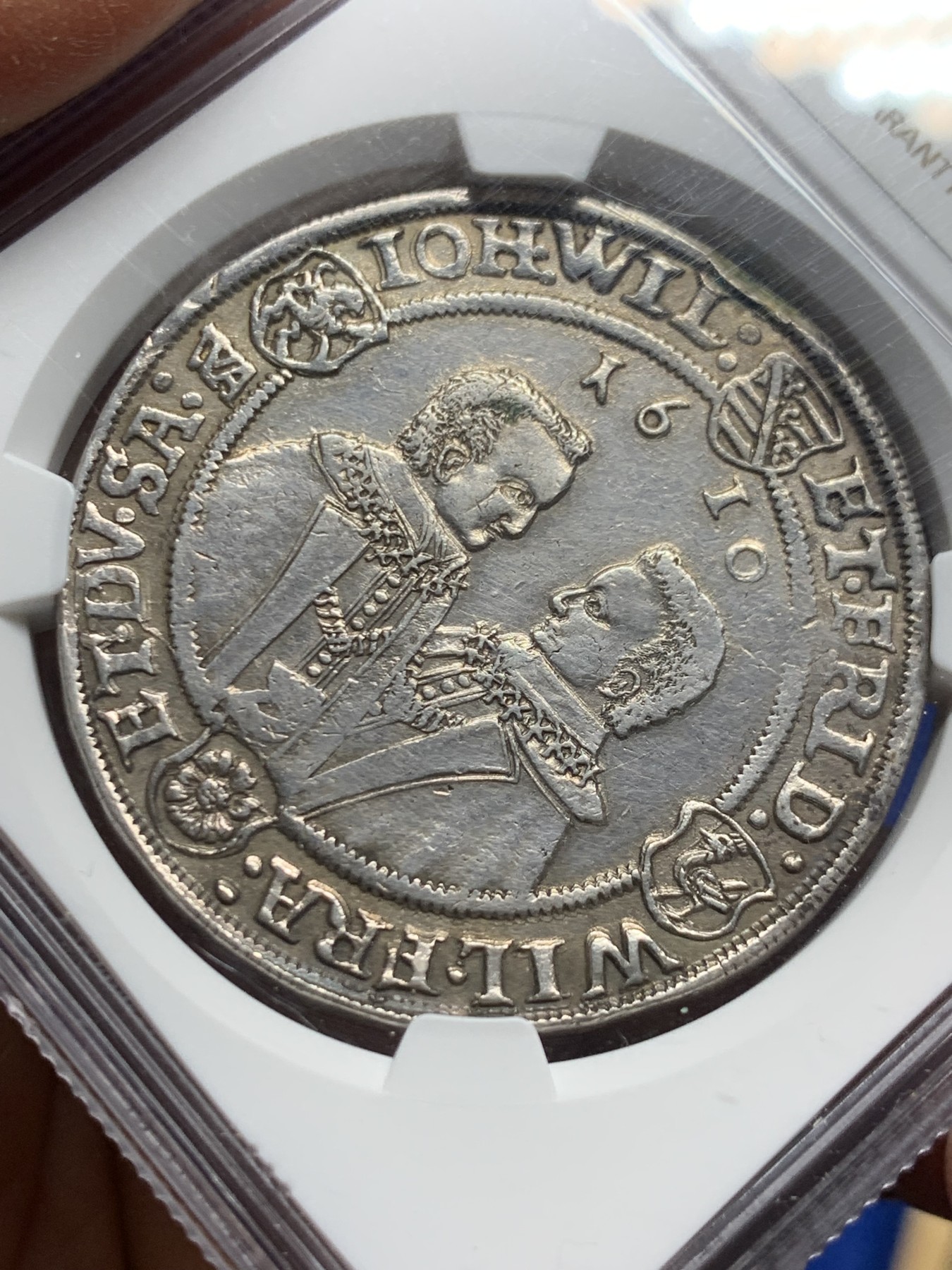 《竞宝斋》第240场-周日，周一 年终尾场 (全场包邮) NGC XFD 德国1610年萨克森兄弟泰勒银币 非常好的状态 可惜边缘有焊过