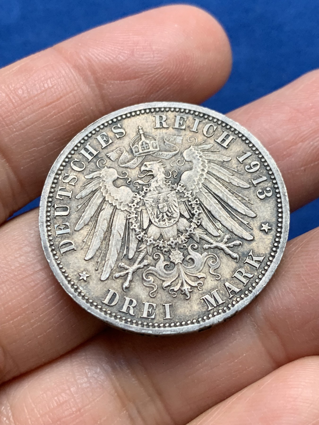 《竞宝斋》第240场-周日，周一 年终尾场 (全场包邮) 德国普鲁士威廉二世戎装花枝3马克银币 原味带底光无磕