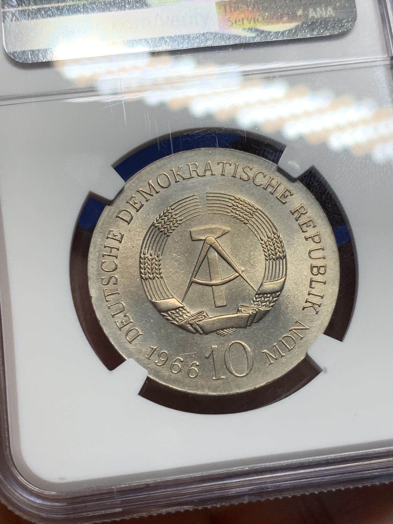 《竞宝斋》第240场-周日，周一 年终尾场 (全场包邮) NGC UNC 1966年民主德国辛克尔纪念10马克银币，东德第一枚纪念银币，少见品种