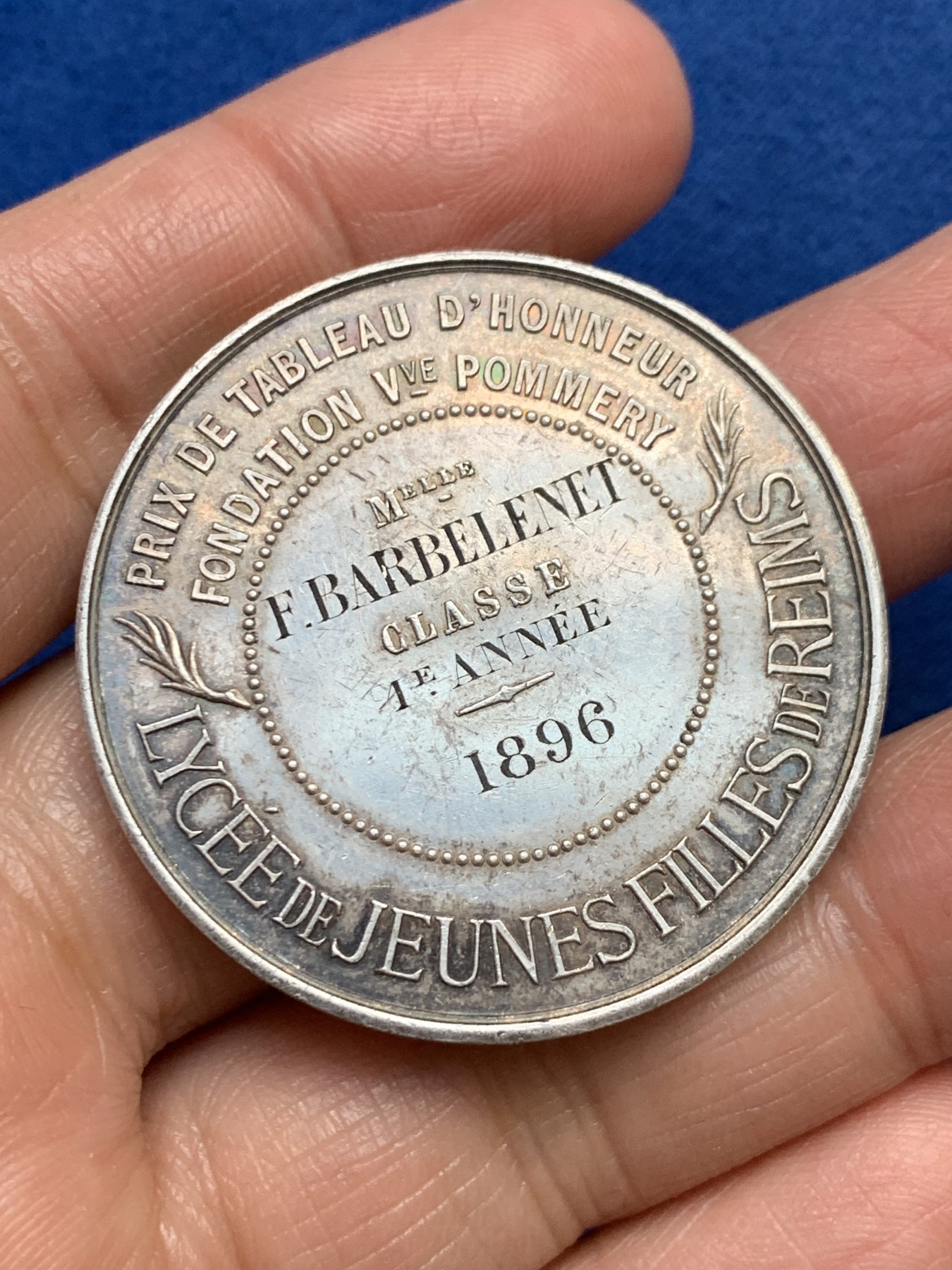 《竞宝斋》第240场-周日，周一 年终尾场 (全场包邮) 法国银质jeton 兰姆斯女子高中 34.6克 41.1mm 丰饶角银标