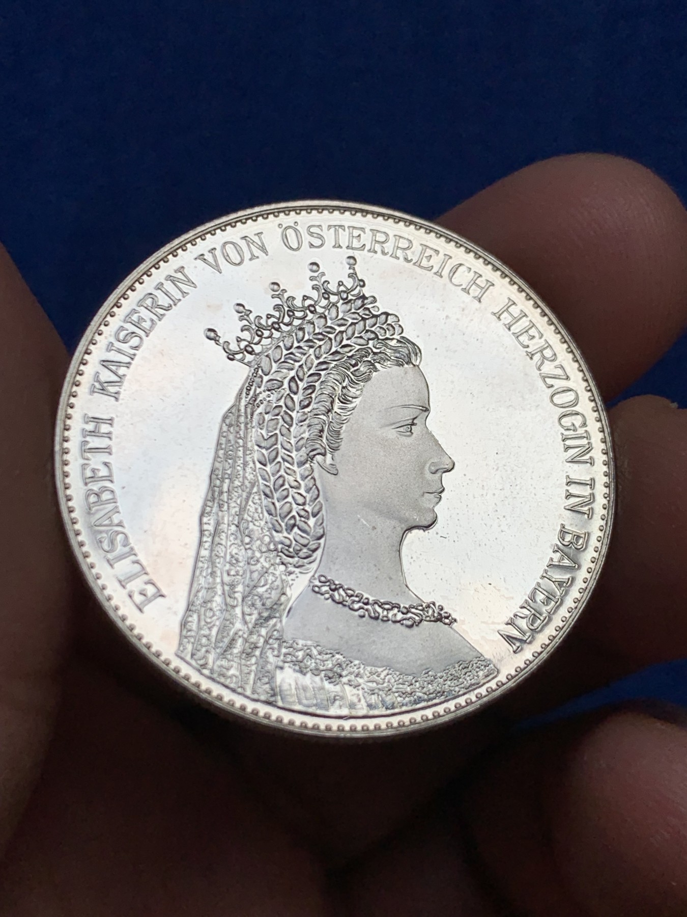 《竞宝斋》第240场-周日，周一 年终尾场 (全场包邮) 奥地利 茜茜公主纪念银章 15.3克 34.1mm