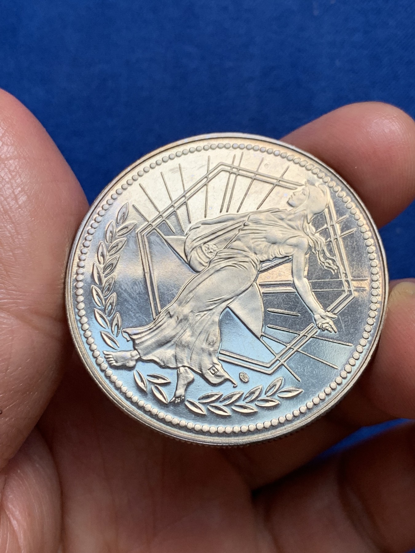 《竞宝斋》第240场-周日，周一 年终尾场 (全场包邮) 法国2001年播种纪念币 带样币刻字