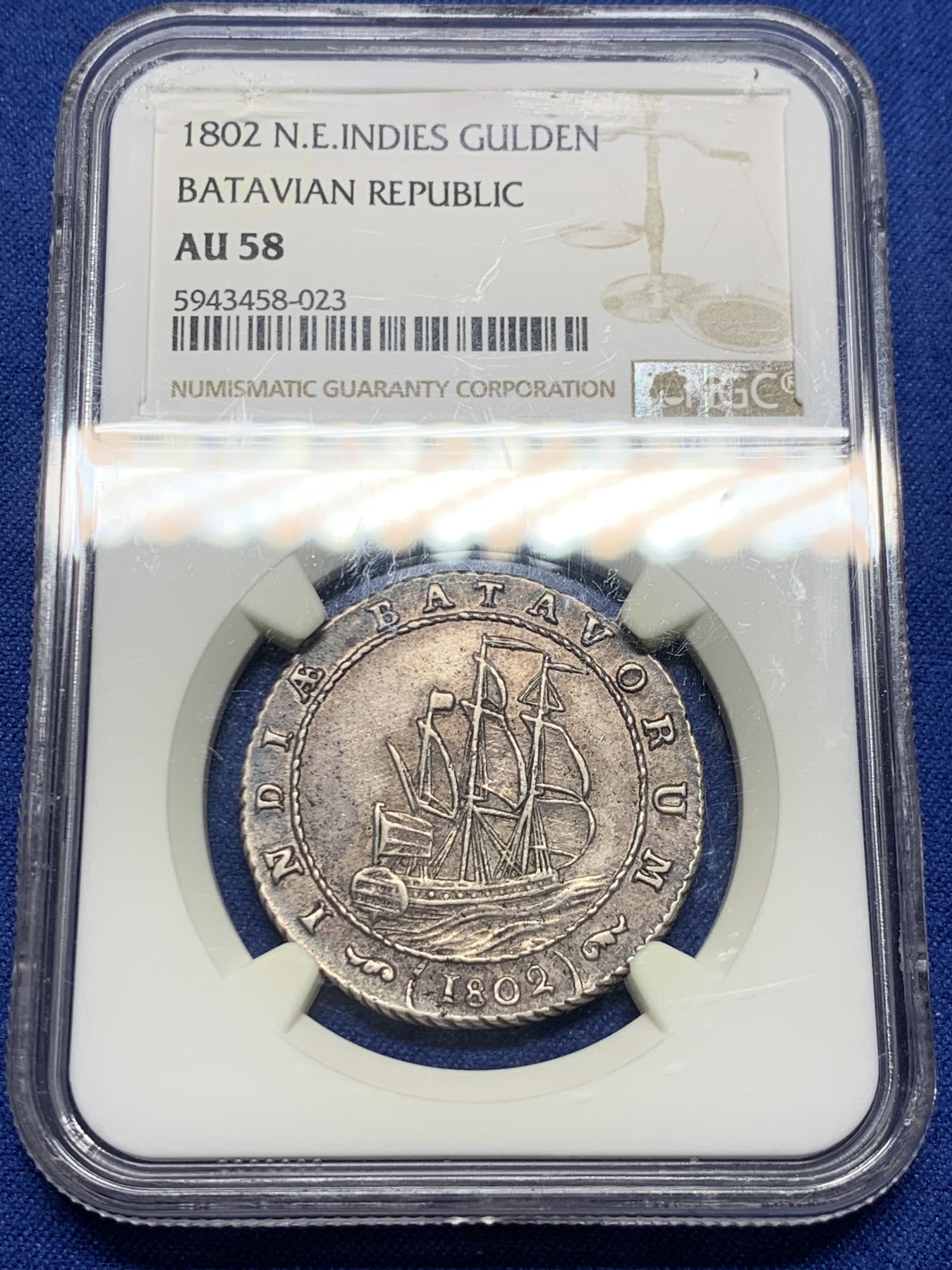 《竞宝斋》第240场-周日，周一 年终尾场 (全场包邮) NGC-AU58 荷属巴达维亚1802年帆船1盾银币，好状态老包浆