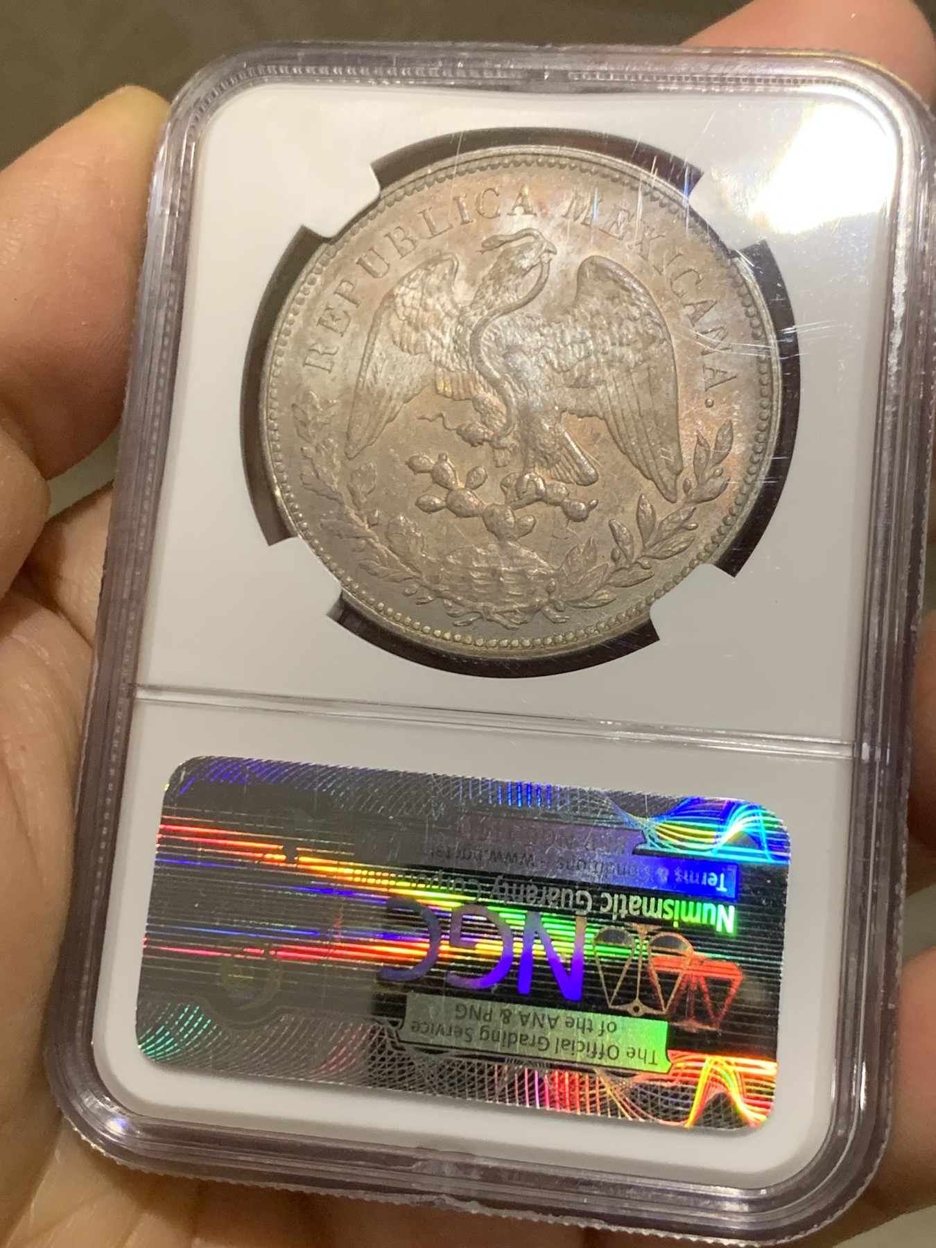 《竞宝斋》第240场-周日，周一 年终尾场 (全场包邮) NGC MS63 墨西哥1908年MO GV鹰洋1比索银币 老盒严评 双面五彩