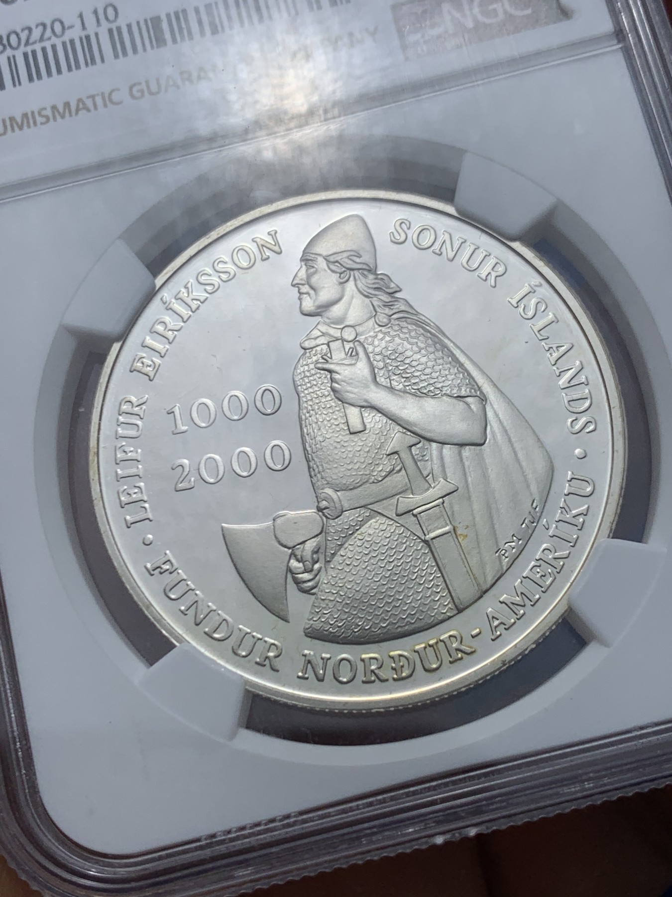 《竞宝斋》第240场-周日，周一 年终尾场 (全场包邮) NGC-PF69UC 冰岛2000年埃里克森发现美洲大陆1000克朗精制银币，和美国埃里克森纪念银币共同联合发行，克劳斯获奖币-最佳历史意义、最佳硬币双项大奖。PROOF精制币，状态好。