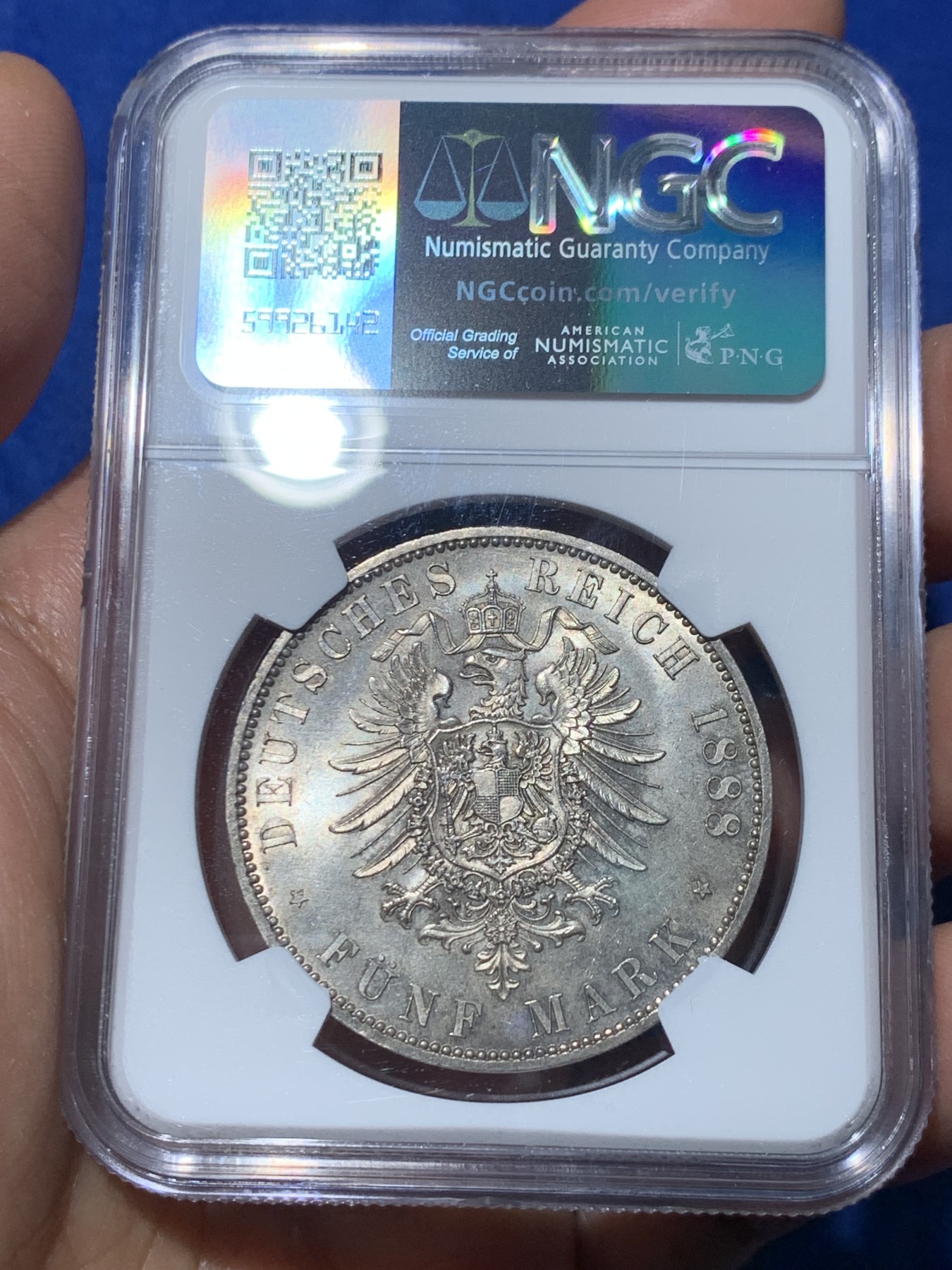 《竞宝斋》第240场-周日，周一 年终尾场 (全场包邮) NGC-MS64 德国 1888 普鲁士腓特烈三世5马克银币 绚丽十字光