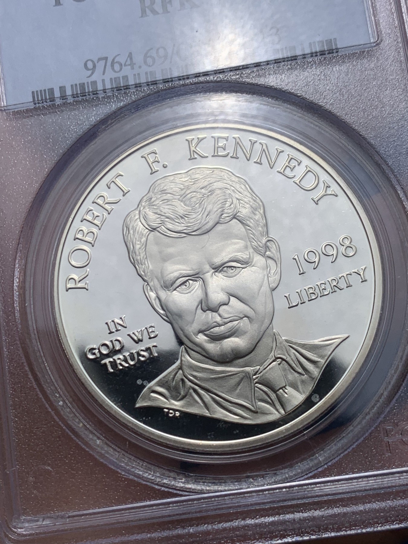 《竞宝斋》第240场-周日，周一 年终尾场 (全场包邮) PCGS PR69DCAM 美国1998罗比特肯尼迪司法部长纪念精制银币 肯尼迪总统的弟弟 第一个被刺杀的总统候选人