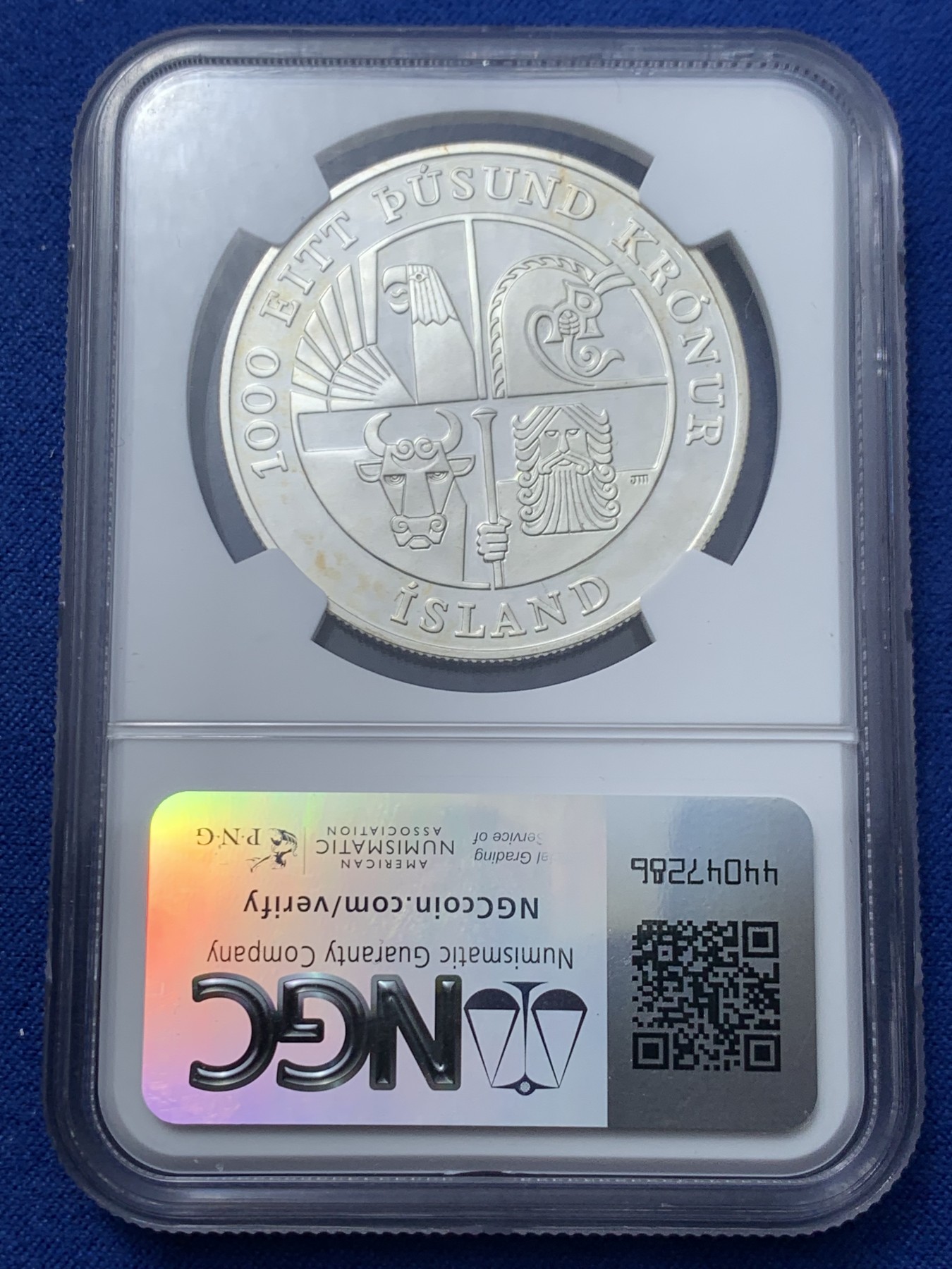 《竞宝斋》第240场-周日，周一 年终尾场 (全场包邮) NGC-PF69UC 冰岛2000年埃里克森发现美洲大陆1000克朗精制银币，和美国埃里克森纪念银币共同联合发行，克劳斯获奖币-最佳历史意义、最佳硬币双项大奖。PROOF精制币，状态好。