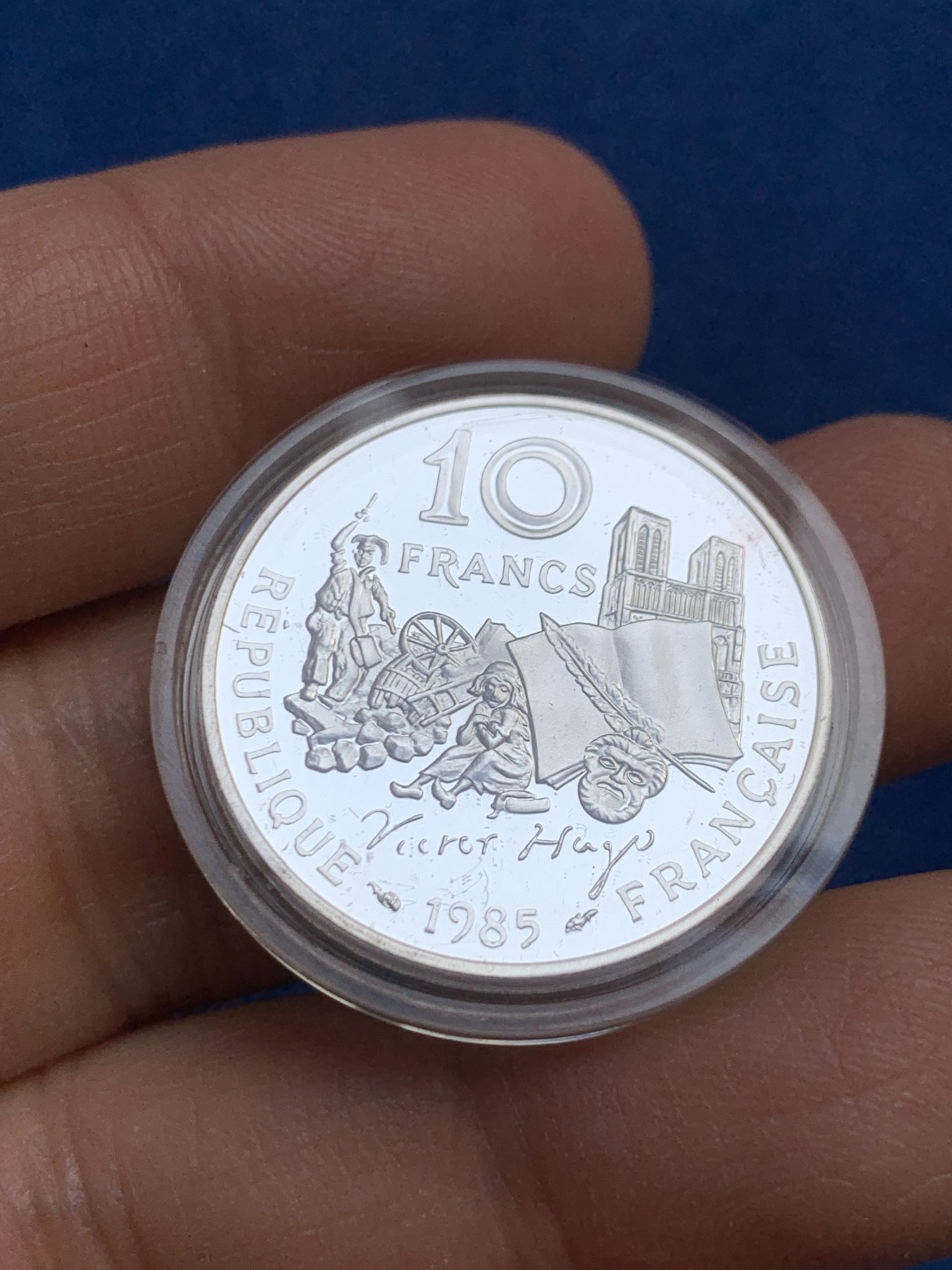 《竞宝斋》第240场-周日，周一 年终尾场 (全场包邮) 1985年法国雨果诞辰100周年银币原包装