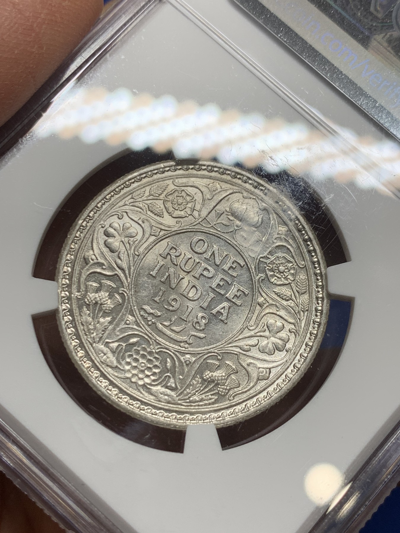 《竞宝斋》第240场-周日，周一 年终尾场 (全场包邮) NGC MS61 英属印度 1918年 C版 乔五 1卢比银币