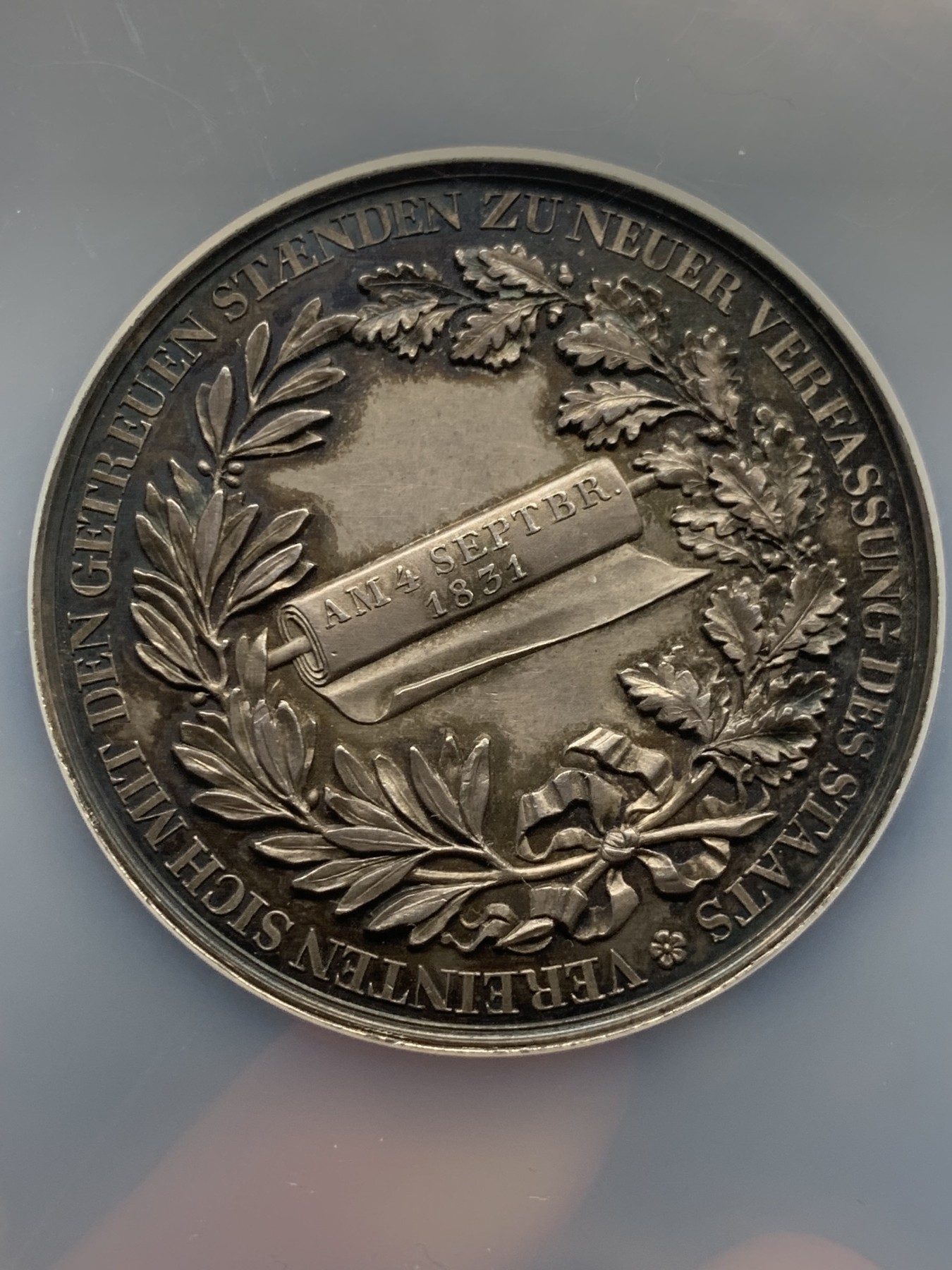 《竞宝斋》第240场-周日，周一 年终尾场 (全场包邮) NGC-MS64 1831 德意志萨克森邦国新宪法纪念大银章 浮雕状态与细节 胜过币不少 大规格大盒封装 此款确实少见