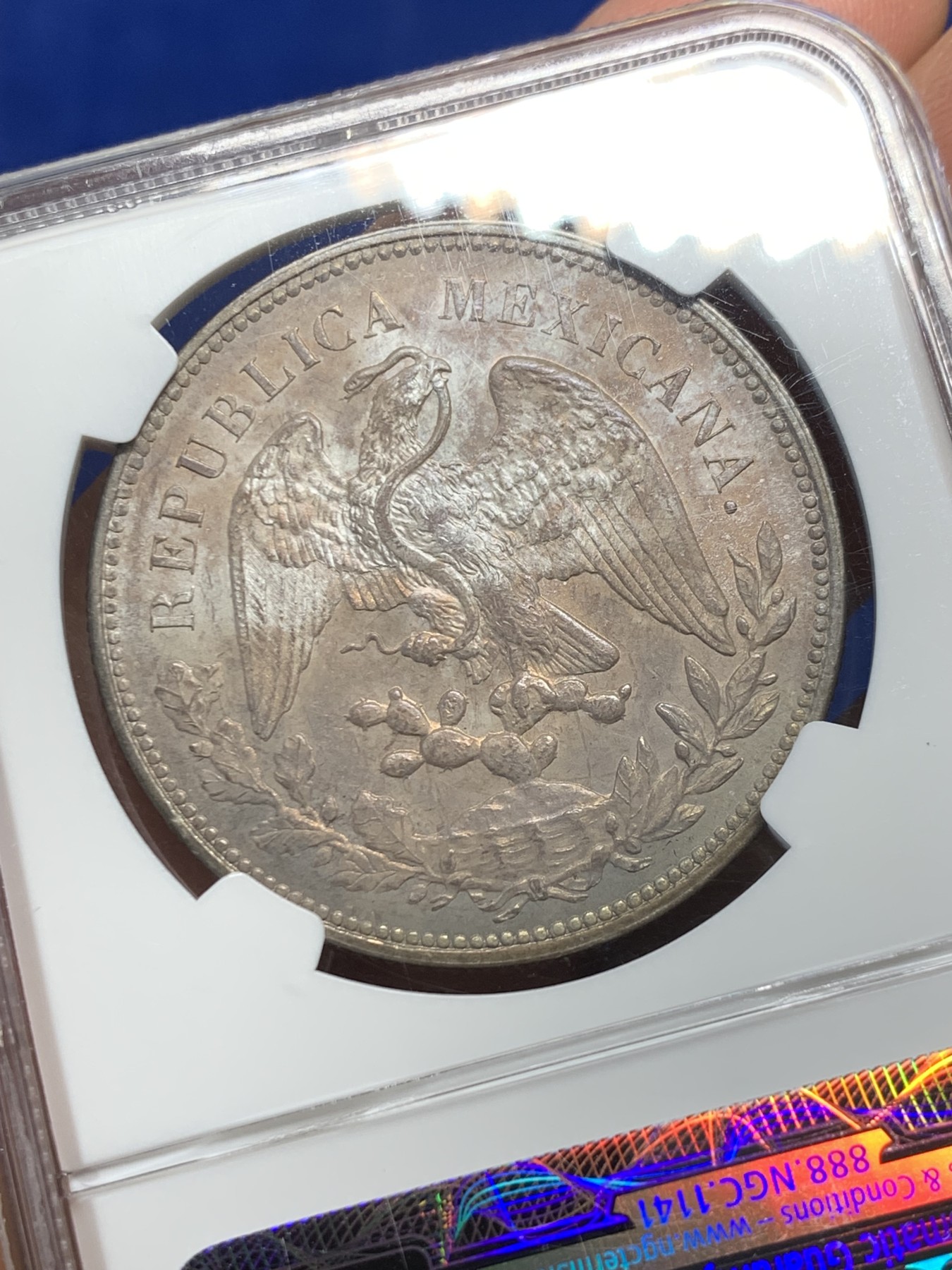 《竞宝斋》第240场-周日，周一 年终尾场 (全场包邮) NGC MS63 墨西哥1908年MO GV鹰洋1比索银币 老盒严评 双面五彩