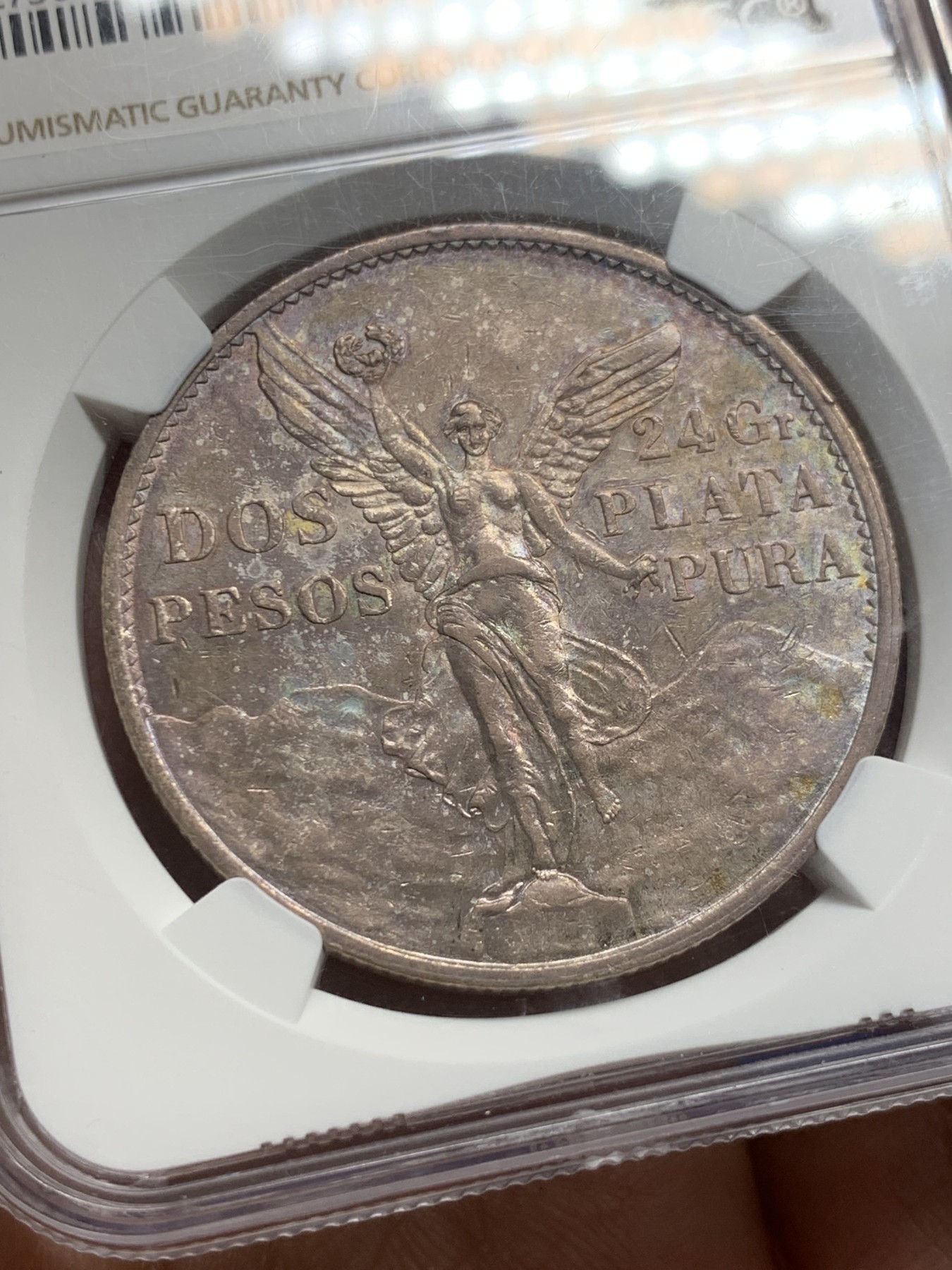 《竞宝斋》第240场-周日，周一 年终尾场 (全场包邮) NGC AU55 墨西哥1921年独立女神2比索银币 双面欧洲老五彩 早期品种 很少见的2P