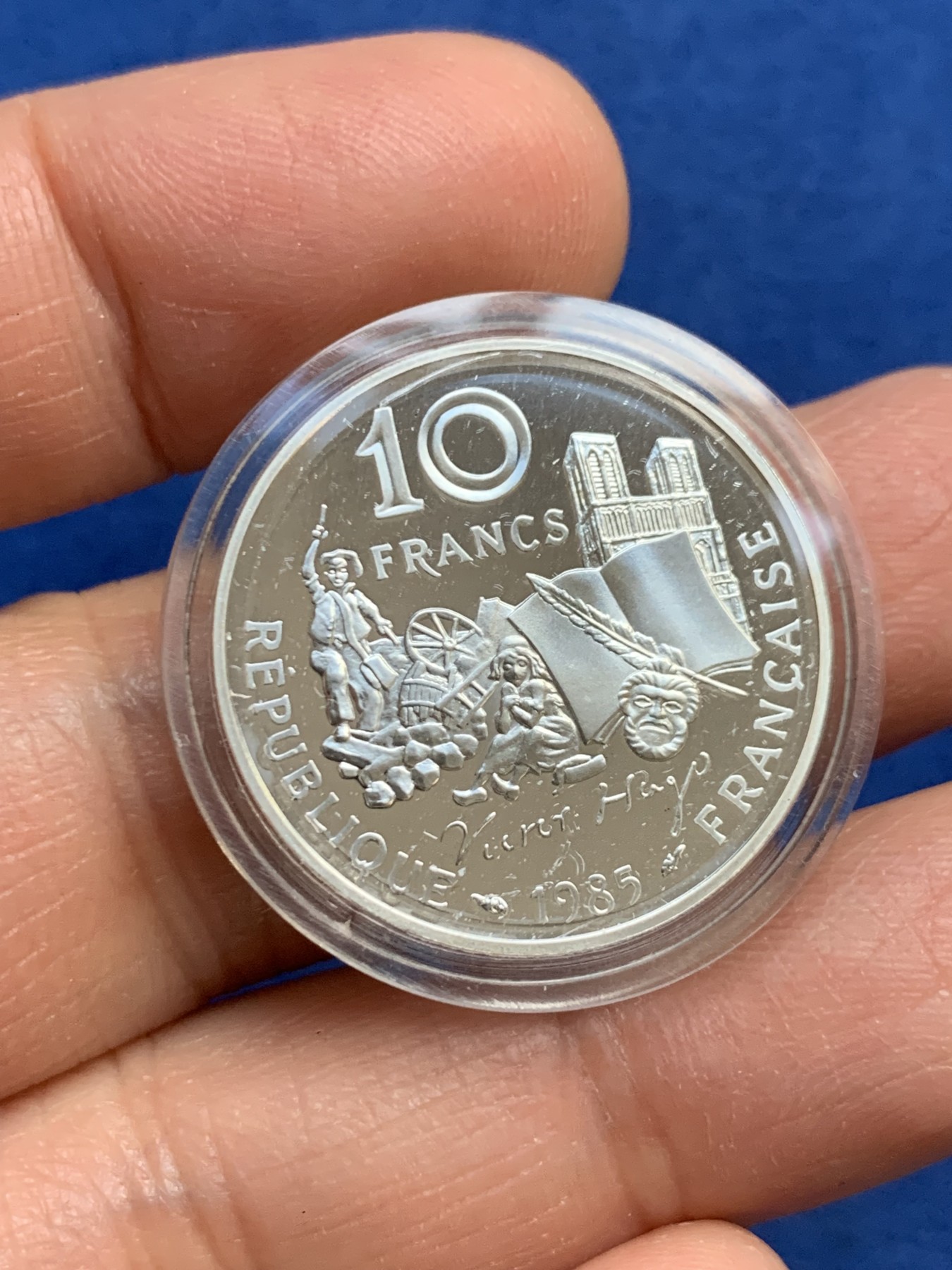 《竞宝斋》第240场-周日，周一 年终尾场 (全场包邮) 1985年法国雨果诞辰100周年银币原包装