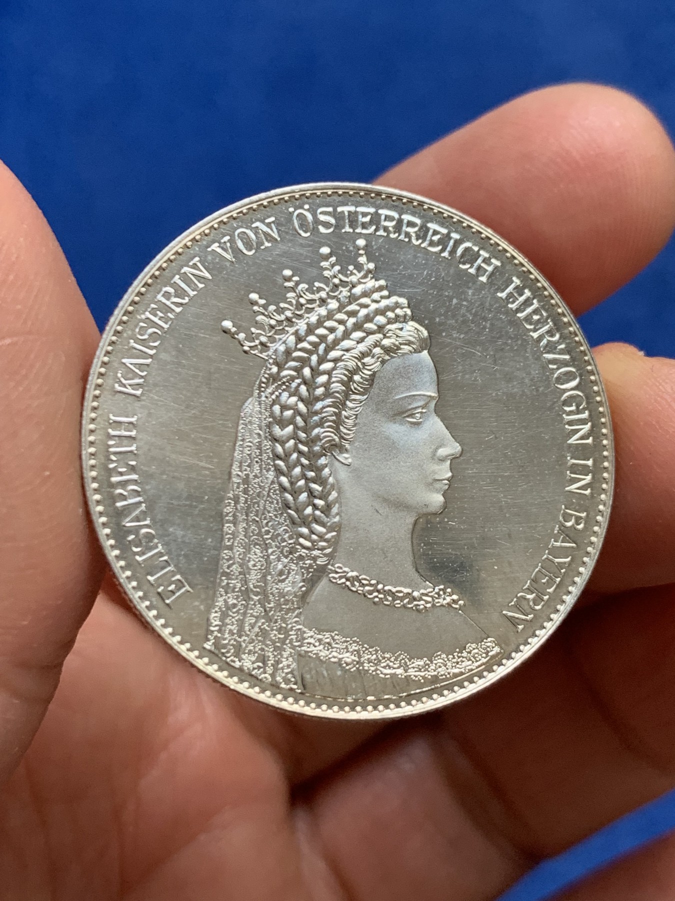 《竞宝斋》第240场-周日，周一 年终尾场 (全场包邮) 奥地利 茜茜公主纪念银章 15.3克 34.1mm