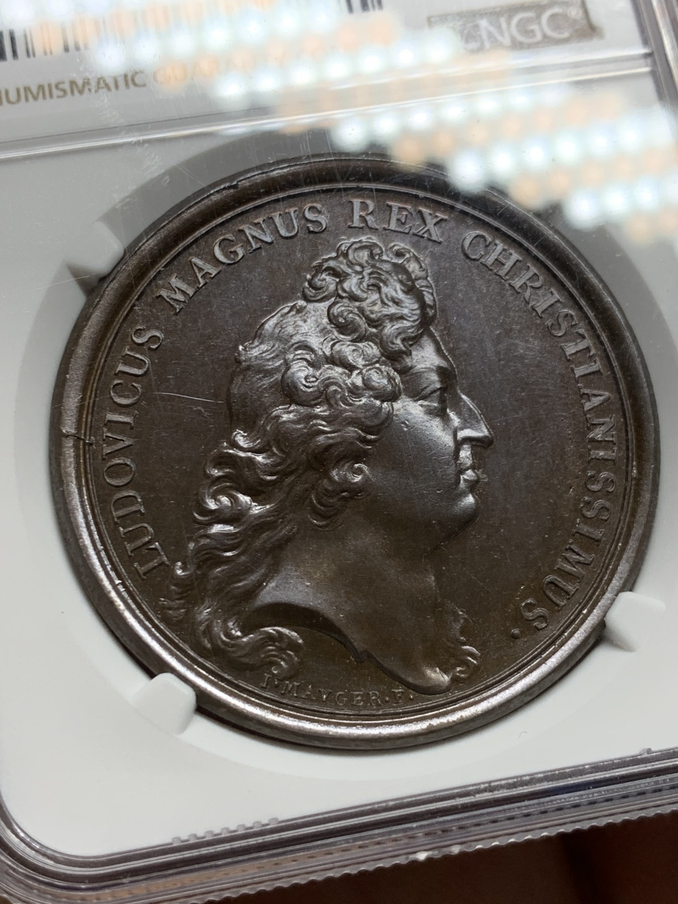 《竞宝斋》第240场-周日，周一 年终尾场 (全场包邮) 唯一冠军分 NGC MS65BN 法国1678年路易十四太阳王莱茵战役纪念大铜章