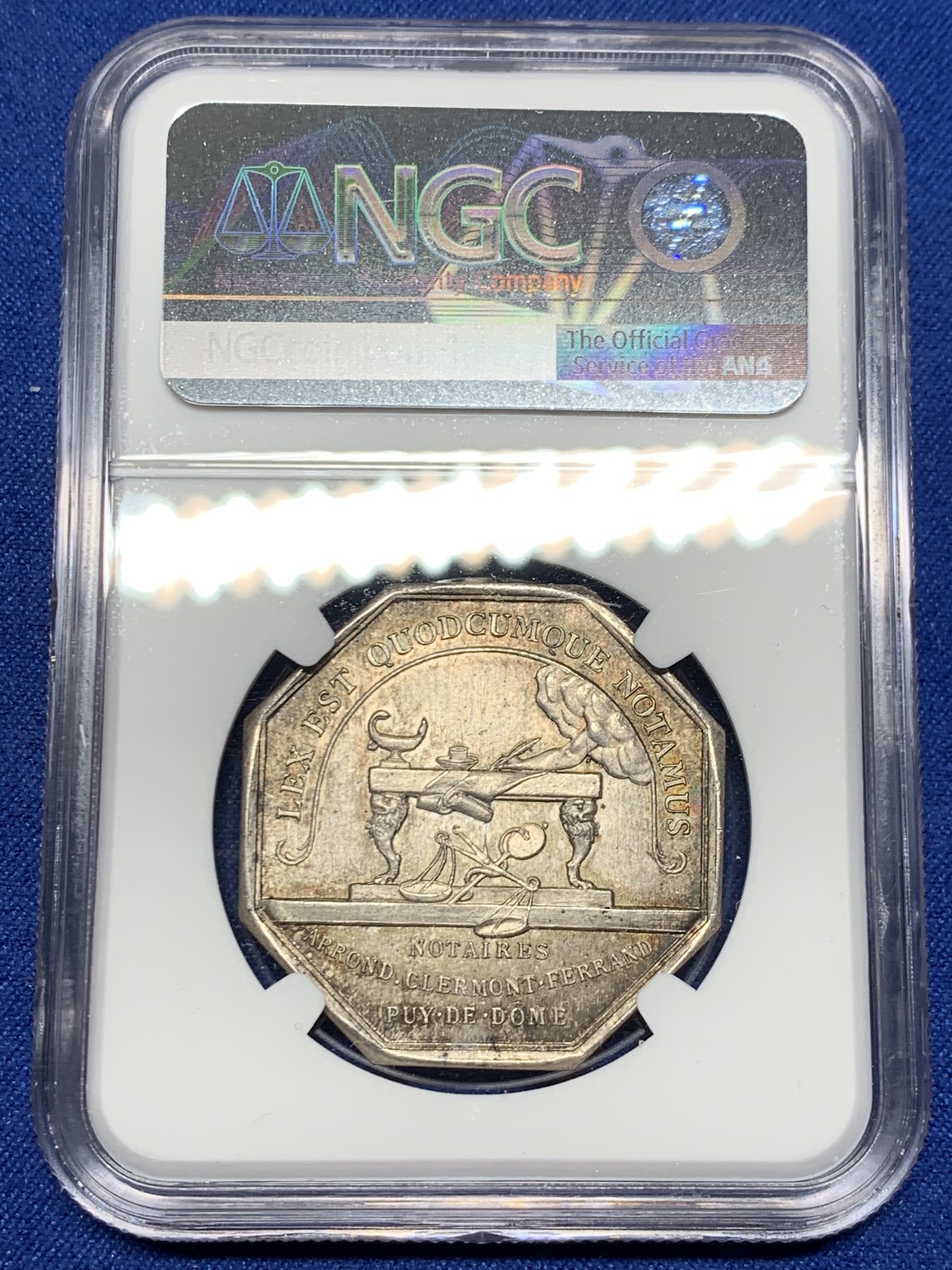 《竞宝斋》第240场-周日，周一 年终尾场 (全场包邮) NGC MS64 法国吉尔公证处女神八角银质代币