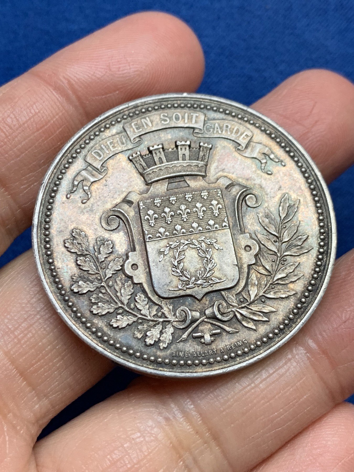 《竞宝斋》第240场-周日，周一 年终尾场 (全场包邮) 法国银质jeton 兰姆斯女子高中 34.6克 41.1mm 丰饶角银标