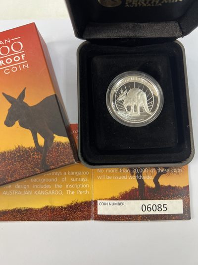 康怡轩钱币【以色列+葡萄牙+库克+澳大利亚+芬兰】第251003期  2011年澳大利亚发行加厚袋鼠1澳元纪念银币