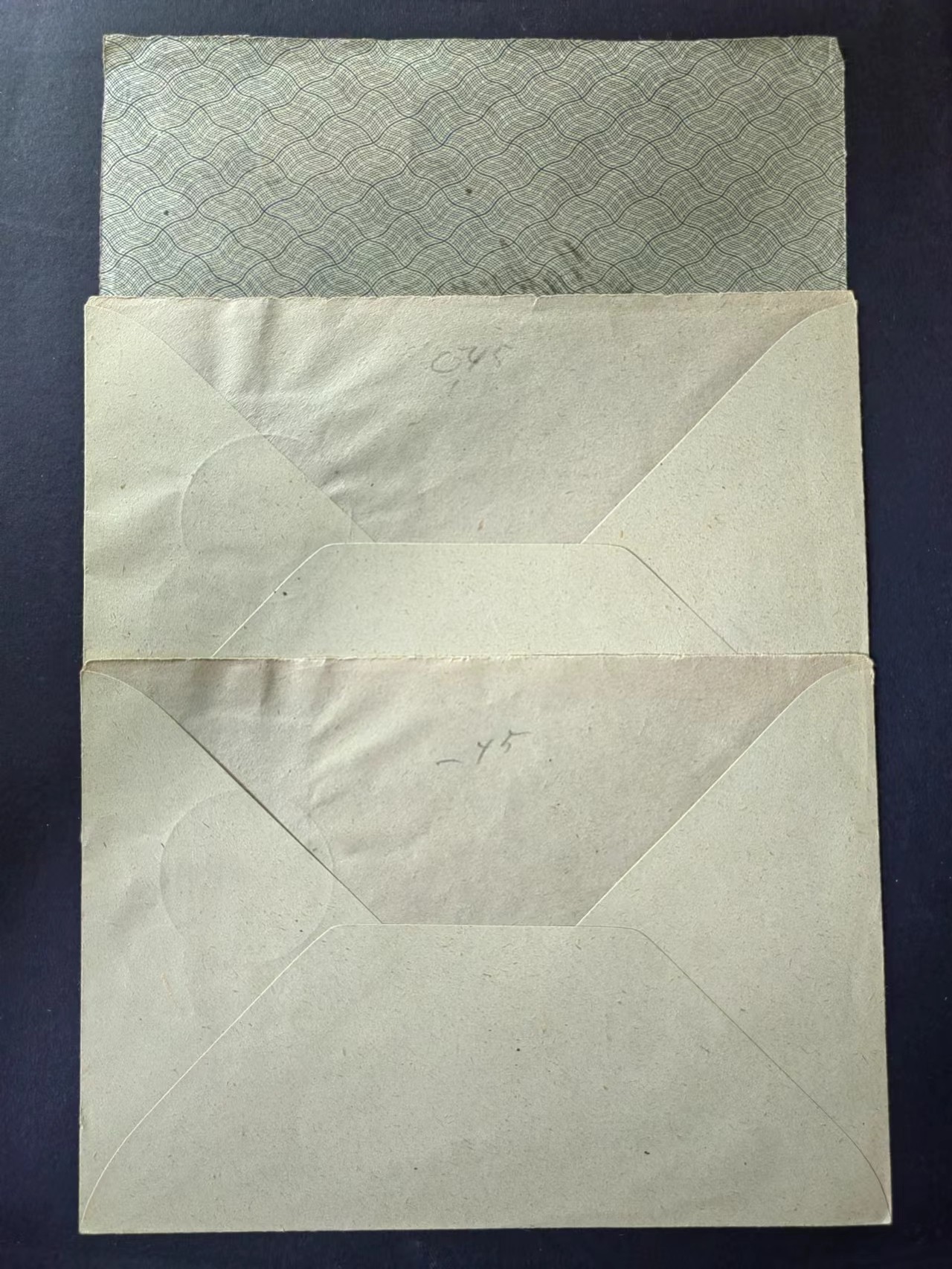 多国邮品✌（拍卖场）精品🔥专场 第④⑥场 东德1956年援助社会主义匈牙利附捐（其中一个只有封面）