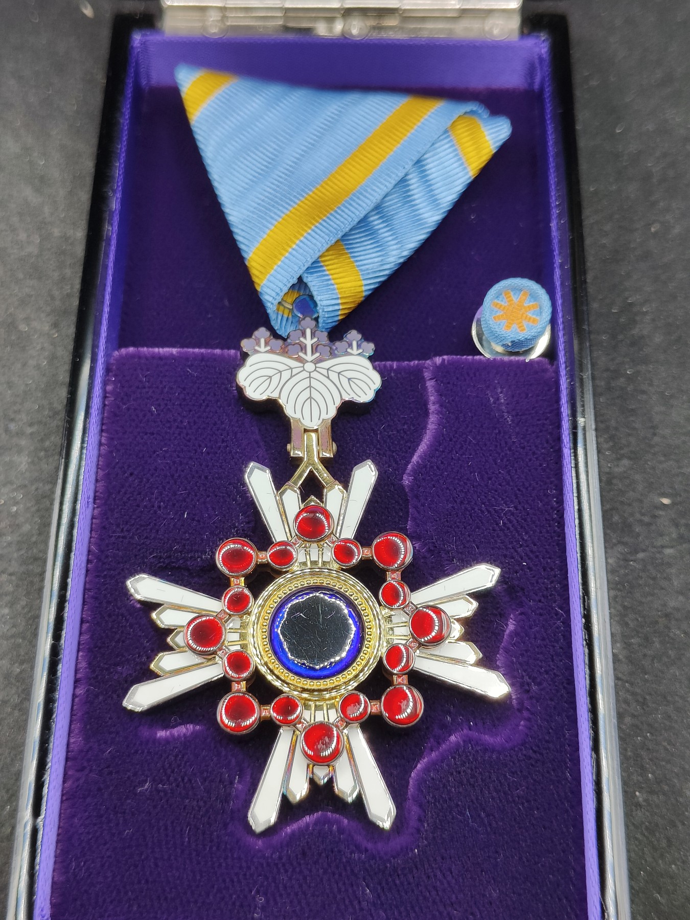 全场0元起拍 第129期 咸鱼国勋章拍卖专场 2月4日（周日）下午6：00开始 美品无损 日本荣典后 瑞宝双光章 银制带盒略