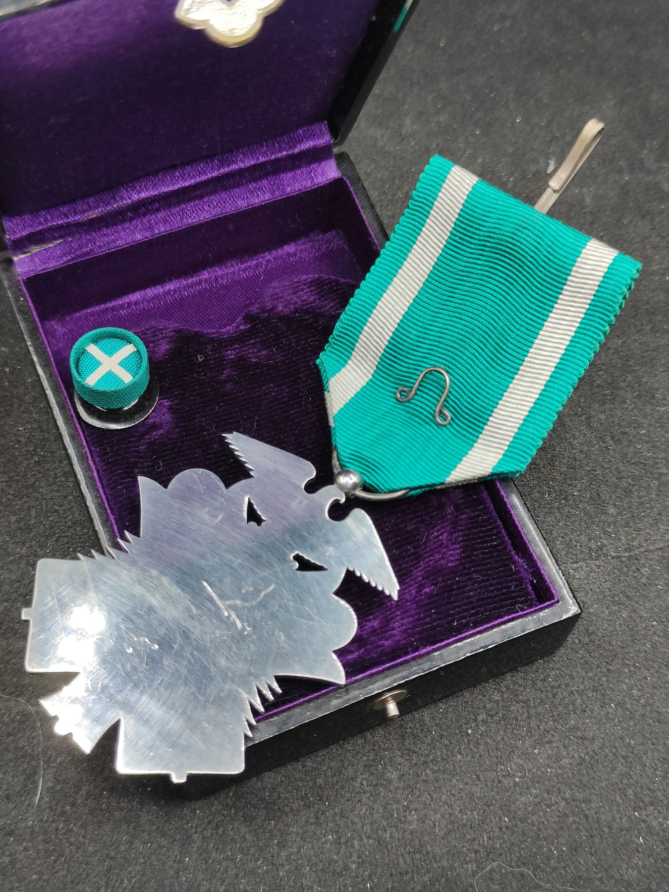 全场0元起拍 第129期 咸鱼国勋章拍卖专场 2月4日（周日）下午6：00开始 美品 日本战时七级金鸱章 银制带盒略