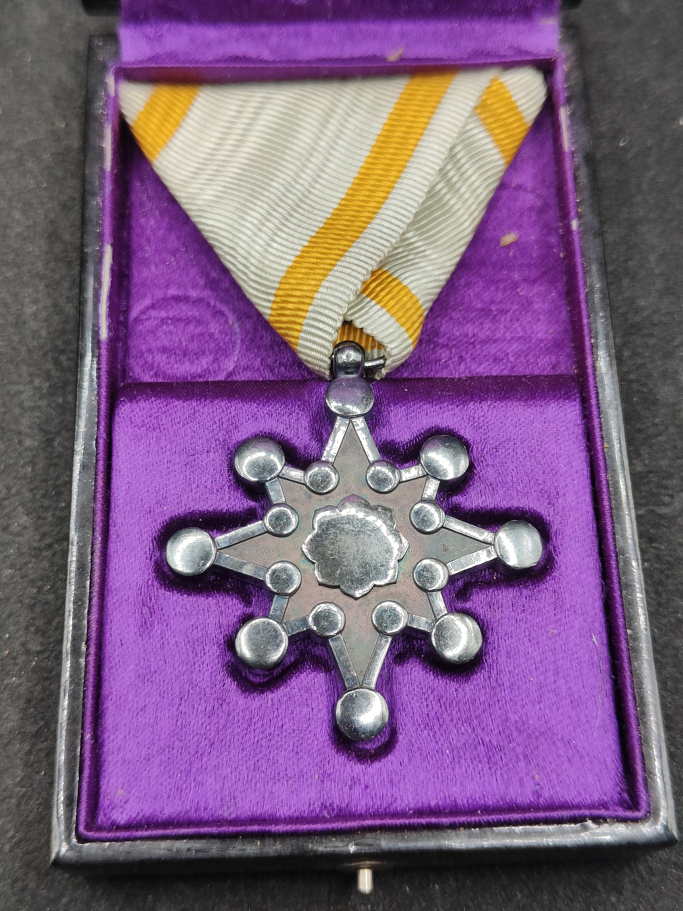 全场0元起拍 第129期 咸鱼国勋章拍卖专场 2月4日（周日）下午6：00开始 日本战时八等瑞宝章 银制带盒