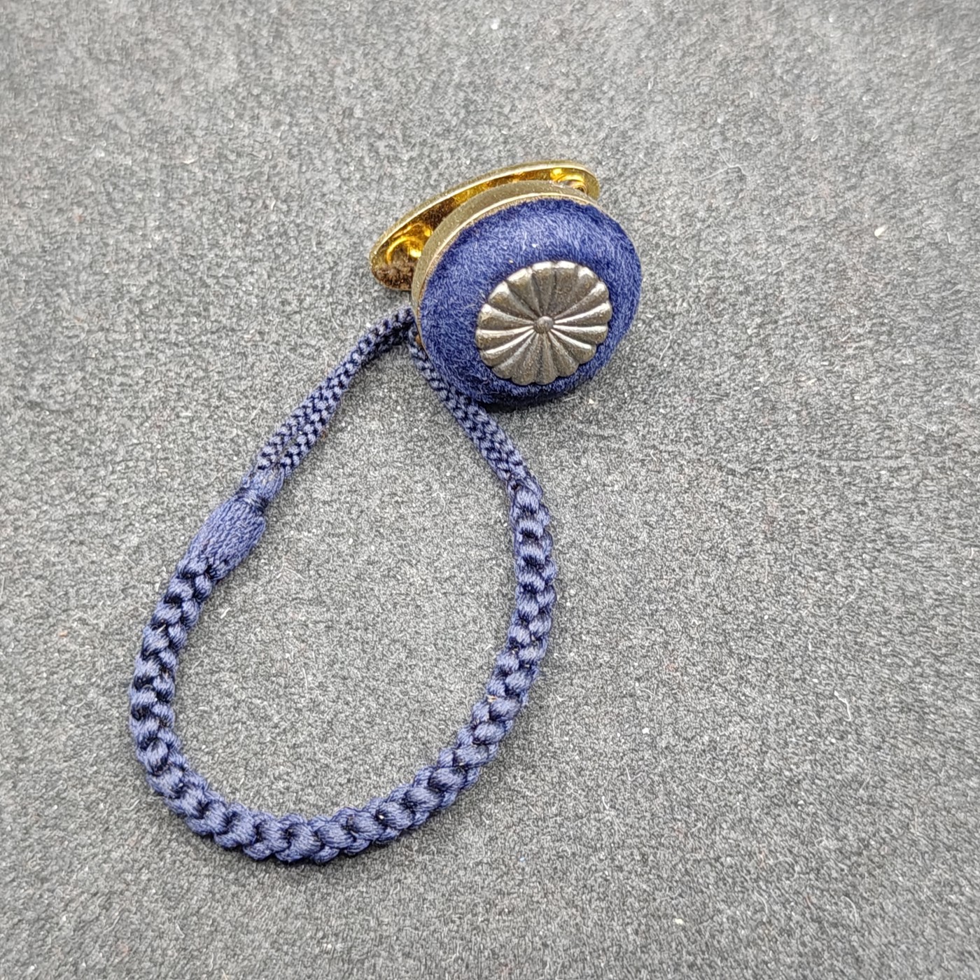 全场0元起拍 第129期 咸鱼国勋章拍卖专场 2月4日（周日）下午6：00开始 日本菊花纹 议员徽章