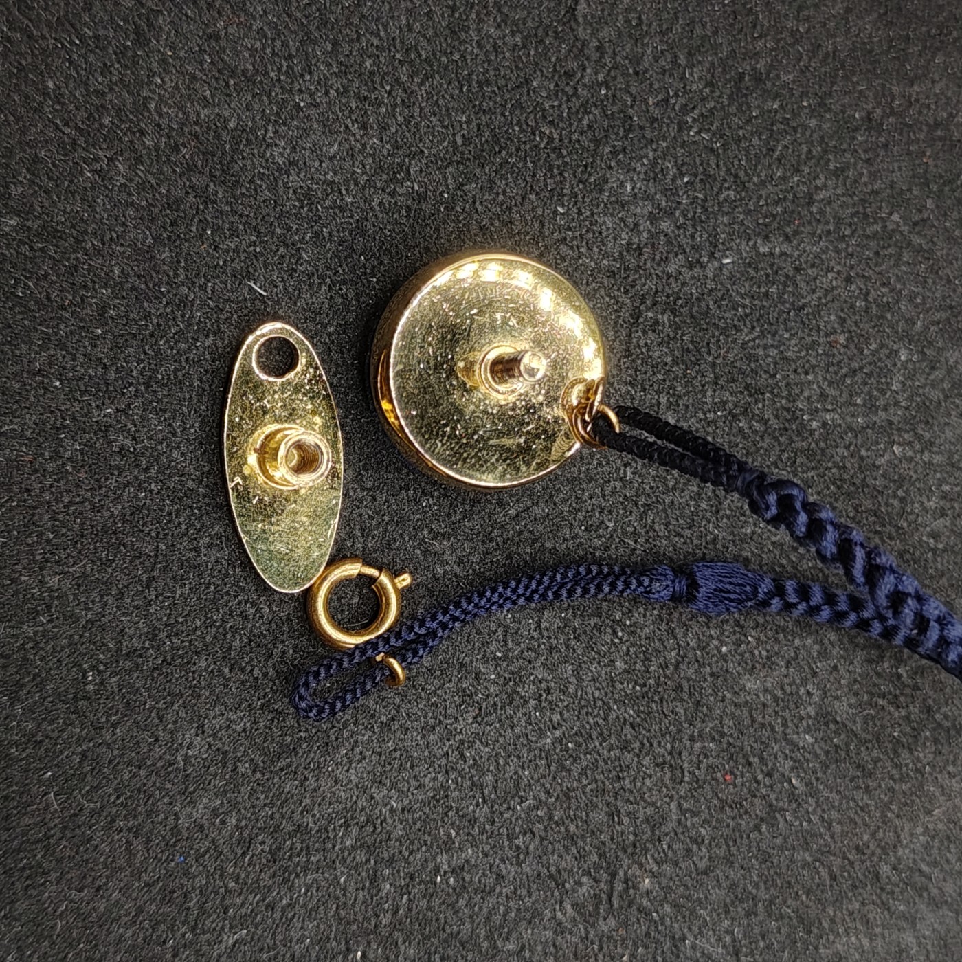 全场0元起拍 第129期 咸鱼国勋章拍卖专场 2月4日（周日）下午6：00开始 日本菊花纹 议员徽章