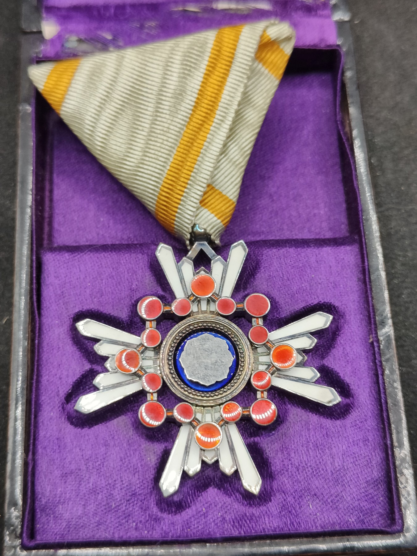 全场0元起拍 第129期 咸鱼国勋章拍卖专场 2月4日（周日）下午6：00开始 日本战时 五等瑞宝章银制带盒