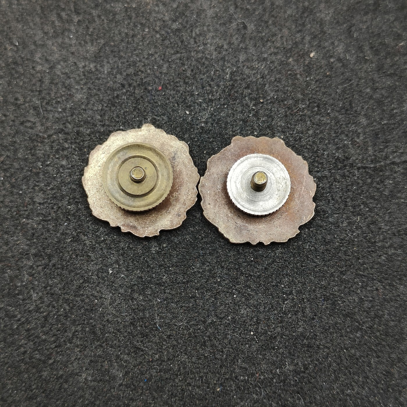 全场0元起拍 第129期 咸鱼国勋章拍卖专场 2月4日（周日）下午6：00开始 日本战前 铁道省制服珐琅领章一对