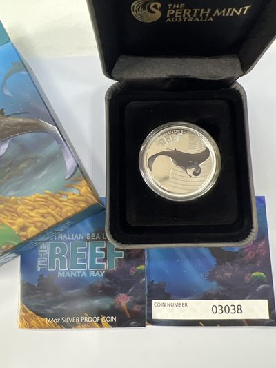 康怡轩钱币【以色列+葡萄牙+库克+澳大利亚+芬兰】第251003期  2012年澳大利亚发行鳐鱼50分半盎司彩色精制纪念银币