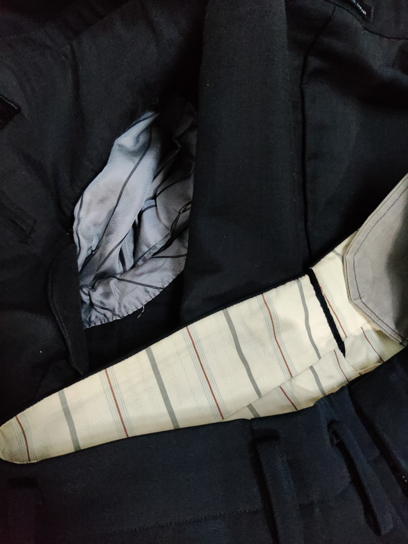 全场0元起拍 第129期 咸鱼国勋章拍卖专场 2月4日（周日）下午6：00开始 稀有大码 日本海上干部定制版常服一套 稀有铁圈扣子版本 胸围104 肩宽47 衣长80 袖长63 腰围82 裤长105