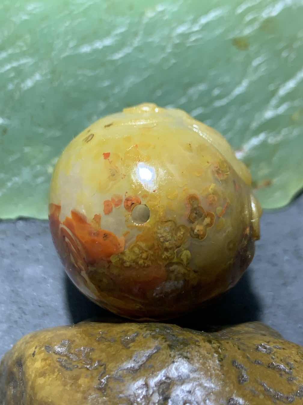 精美亚光冰飘战国红玛瑙手工雕刻大黑天黄财神大勒子（把件/吊坠）一个