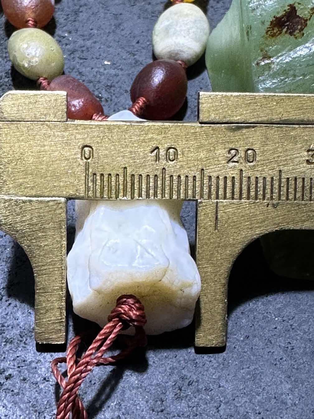 精美天然阿拉善管状玛瑙项链一条，