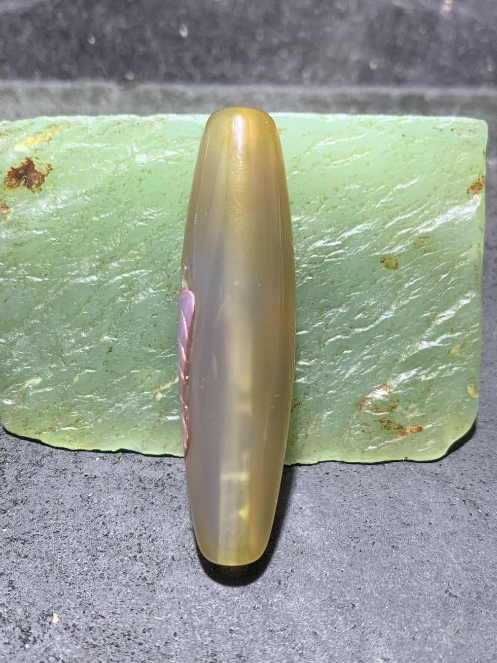 精美亚光高玉化巴西玛瑙手工俏色巧雕树叶桶珠一个！