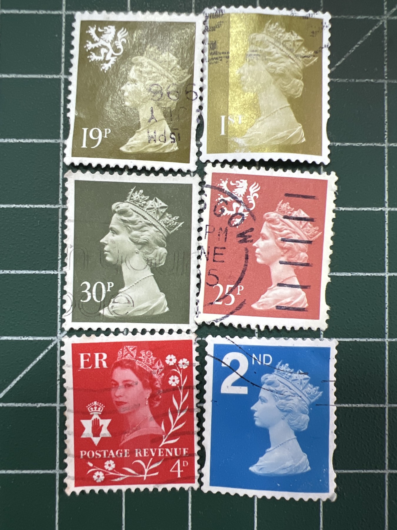 第533期  邮票专场 （无押金，捡漏，全场50包邮，偏远地区除外，接收代拍业务） 女王邮票12