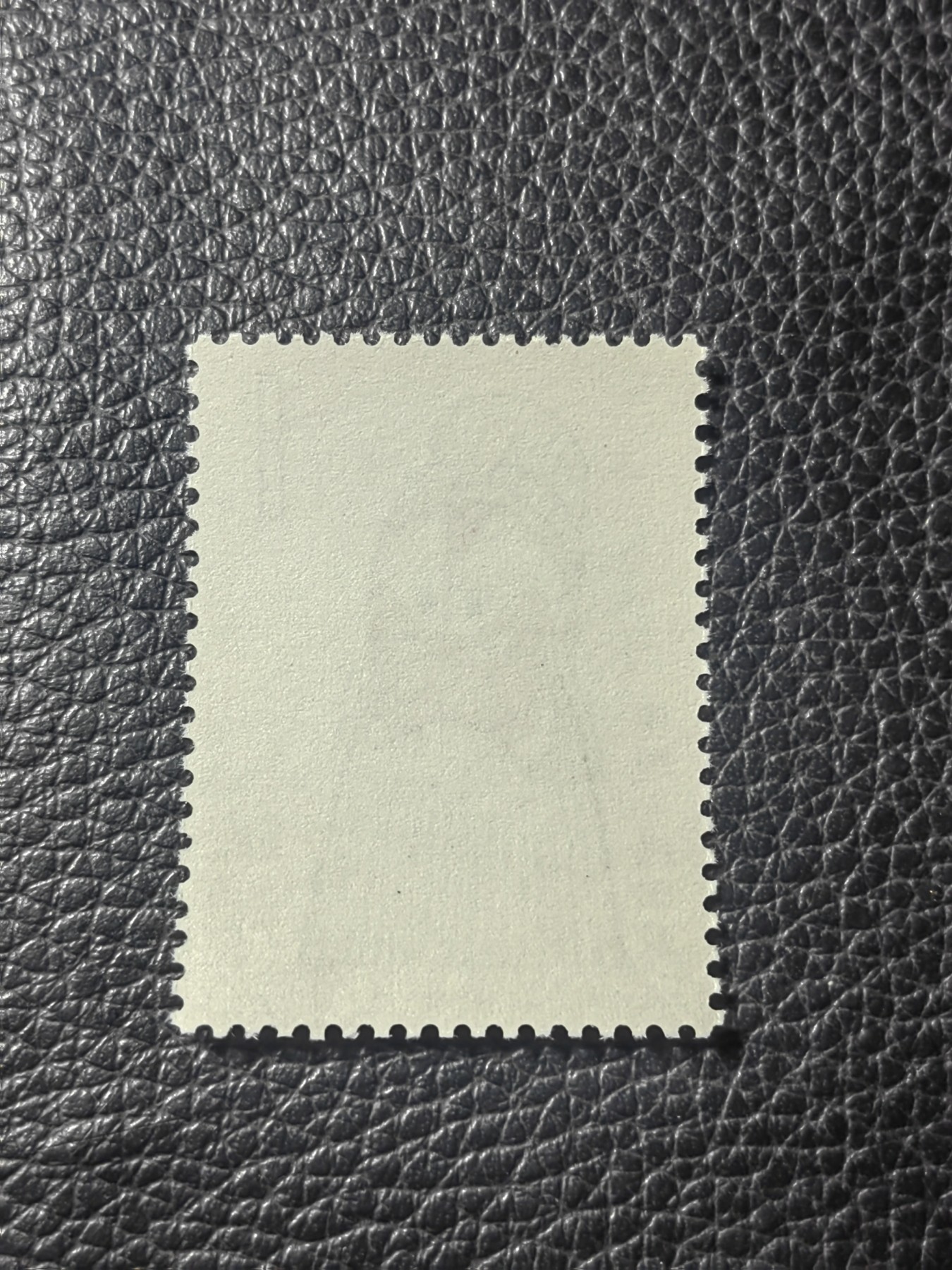 洪涛臻品批发群 精选邮票限时拍卖第五百四十期  T45脸谱  8-3 一枚，版撕全品嘎嘎绝，评级品相，JT精品热门票，版撕精品藏家首选，喜欢不要错过