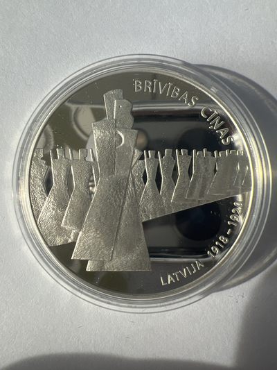 康怡轩钱币【安道尔+西班牙+拉脱维亚+刚果+瑞士+奥地利 纪念币专场】第251014期 2019年拉脱维亚发行为自由而战5欧元彩色精制纪念银币