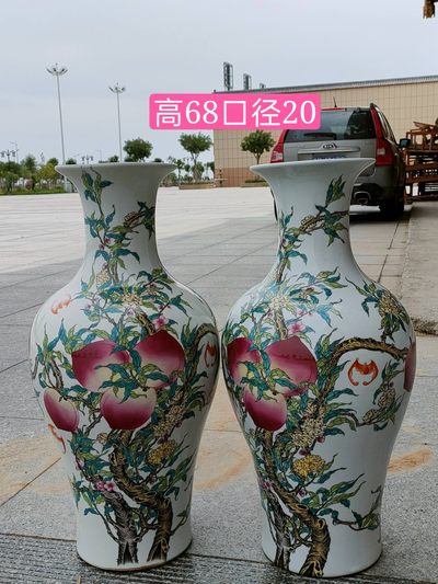 雍正年制粉彩手绘九桃园大号观音瓶一对，器型端正，画工精细，色彩纯正，细节如图 - 雍正年制粉彩手绘九桃园大号观音瓶一对，器型端正，画工精细，色彩纯正，细节如图