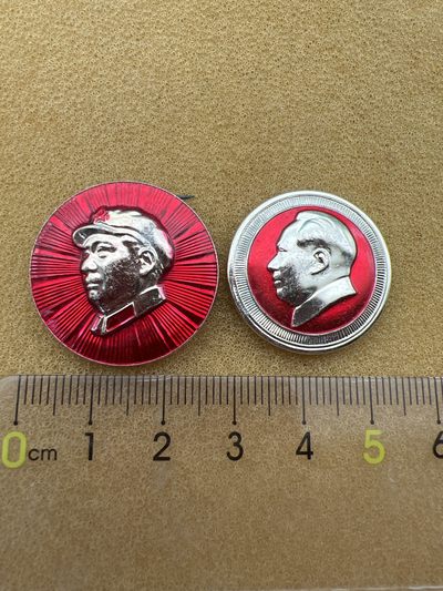 像章纪念章 - 毛像章