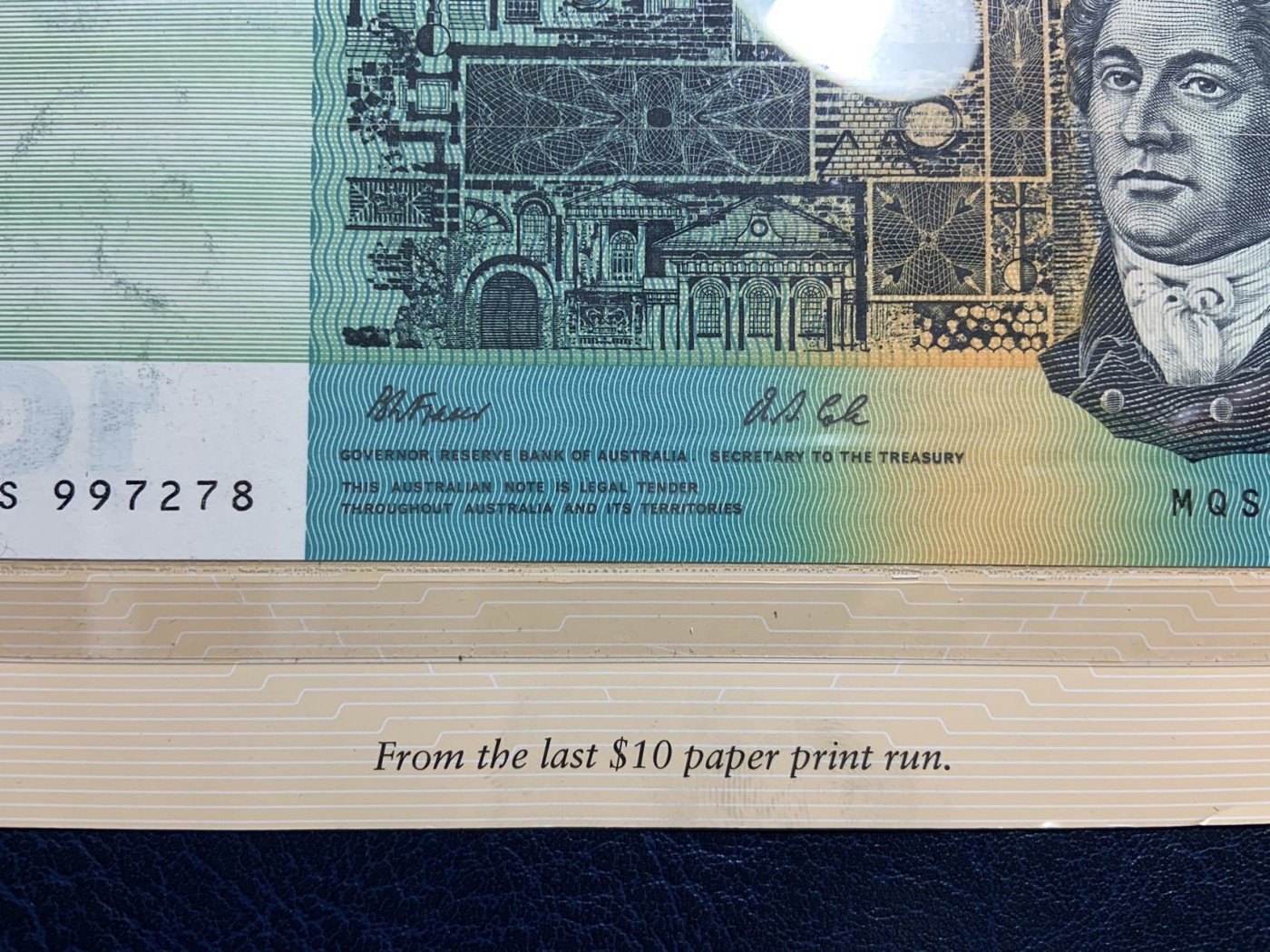 收藏联盟Quantum Auction 第322期拍卖  澳大利亚1988年和1993年10元(最后一批和第一批印刷的10元)纪念册 品相全新UNC 带原册 原册有损