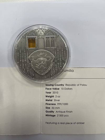 康怡轩钱币【新加坡+不丹+澳门+帕劳+美国+蒙古 纪念币专场】第251010期  2010年帕劳发行琥珀屋第二组10元镶琥珀2盎司仿古纪念银币（原证）