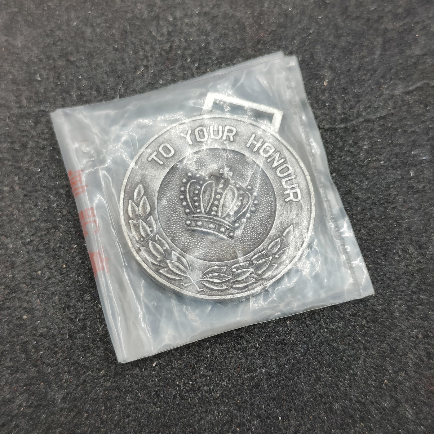 全场0元起拍 第130期 咸鱼国勋章拍卖专场 2月7日（周三）下午6：00开始 日本读卖新闻社徽章