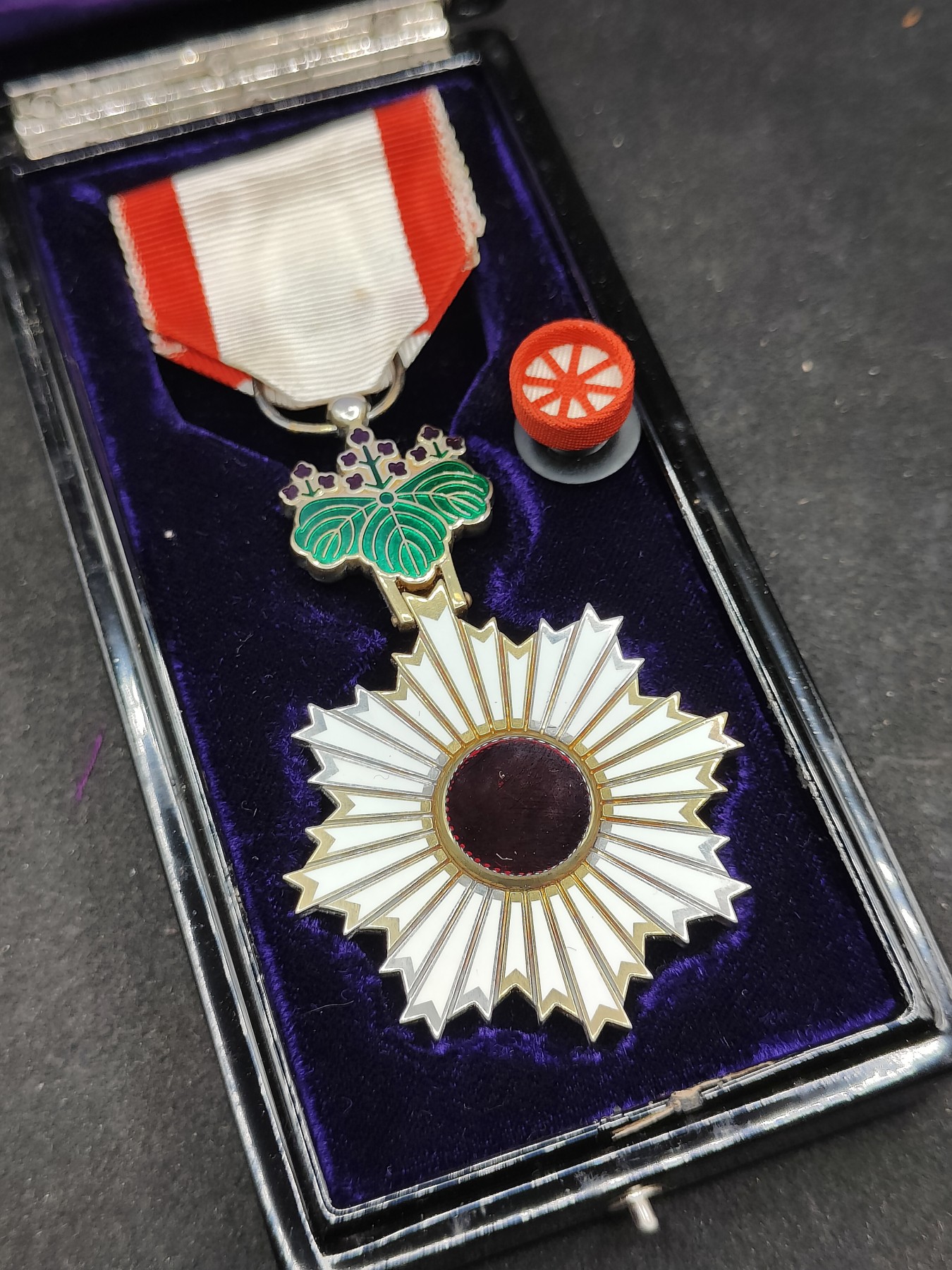 全场0元起拍 第130期 咸鱼国勋章拍卖专场 2月7日（周三）下午6：00开始 美品 日本五等瑞宝章银制带盒略