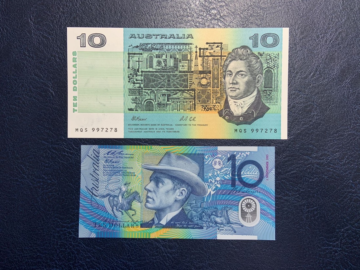 收藏联盟Quantum Auction 第322期拍卖  澳大利亚1988年和1993年10元(最后一批和第一批印刷的10元)纪念册 品相全新UNC 带原册 原册有损