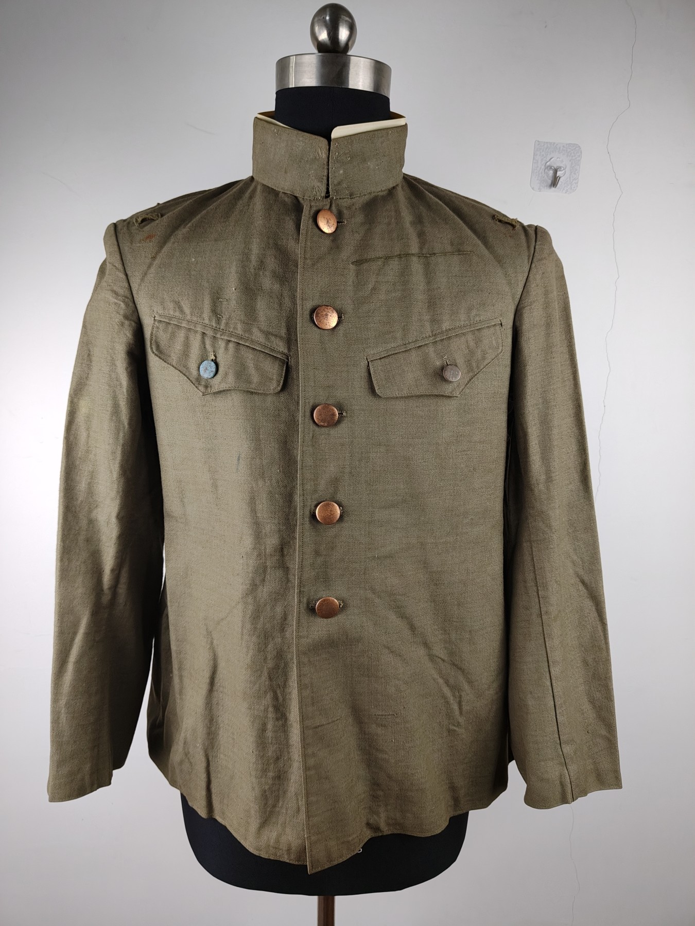 全场0元起拍 第130期 咸鱼国勋章拍卖专场 2月7日（周三）下午6：00开始 日本原品老立领制服 领围39 肩宽44 胸围92 衣长63 袖长55