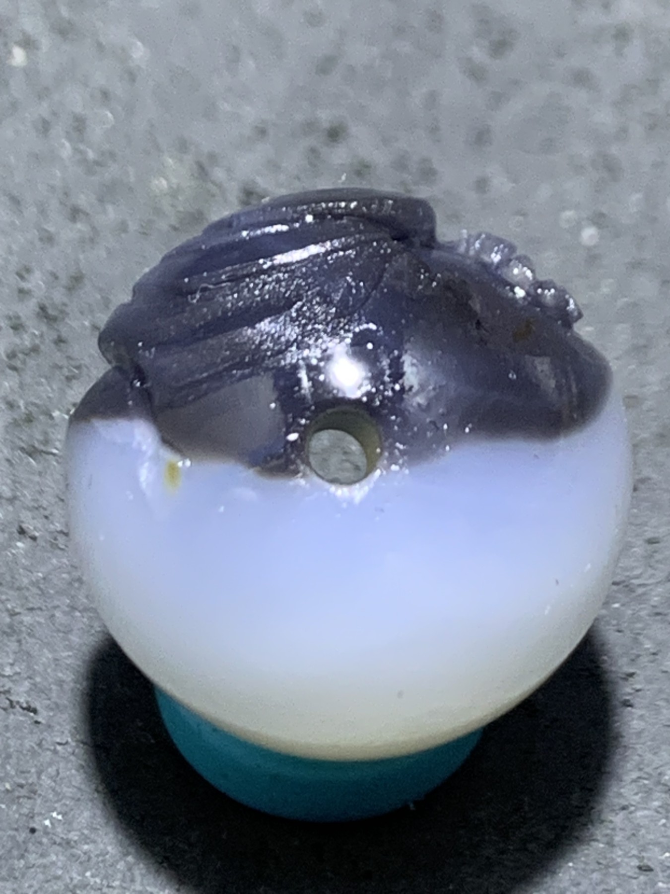 精品冰透高玉化药师玛瑙手工雕刻一心向佛珠子一颗