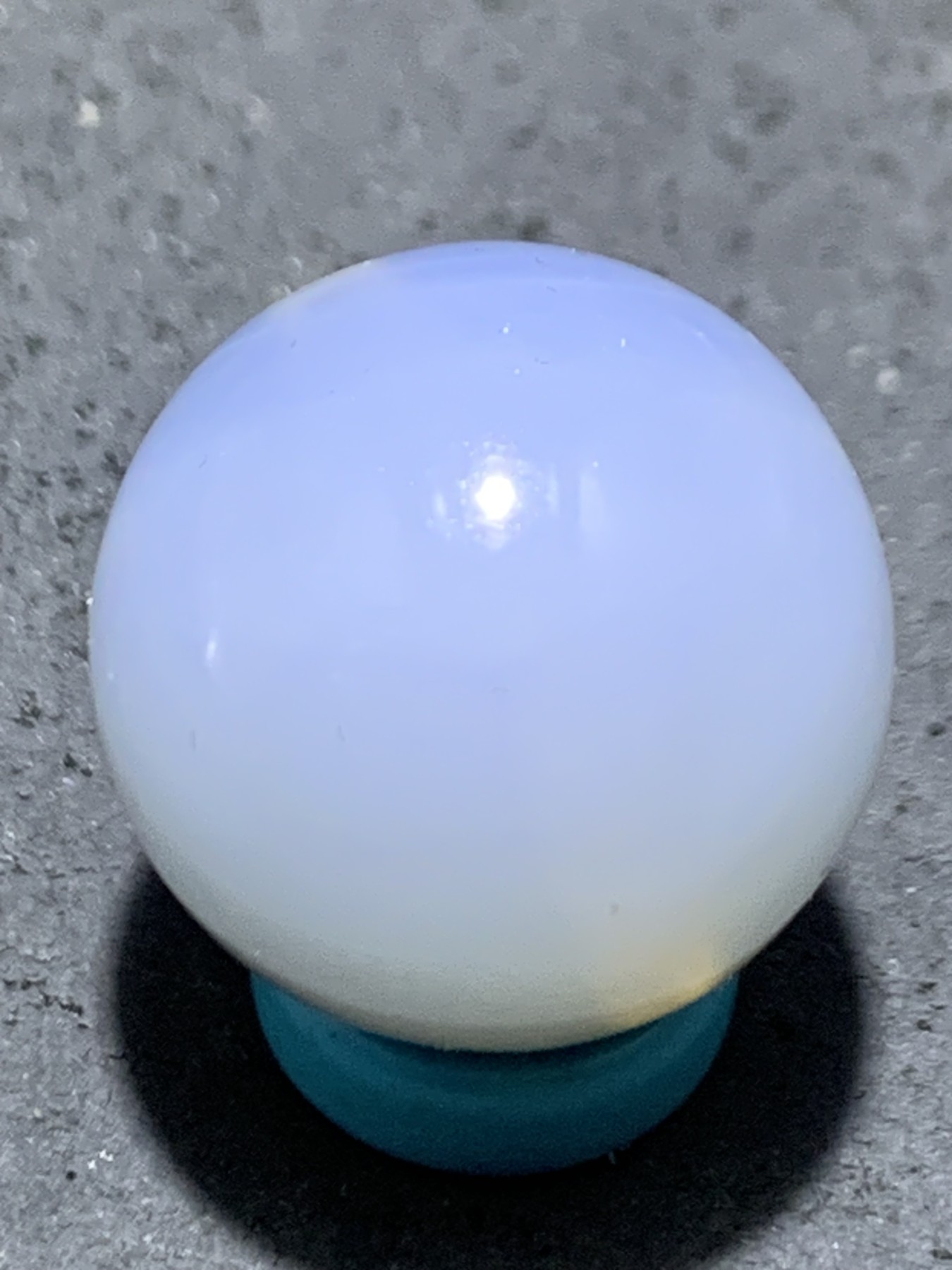 精品冰透高玉化药师玛瑙手工雕刻一心向佛珠子一颗